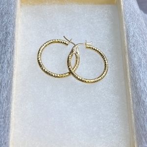 18k solid gold hoop earring